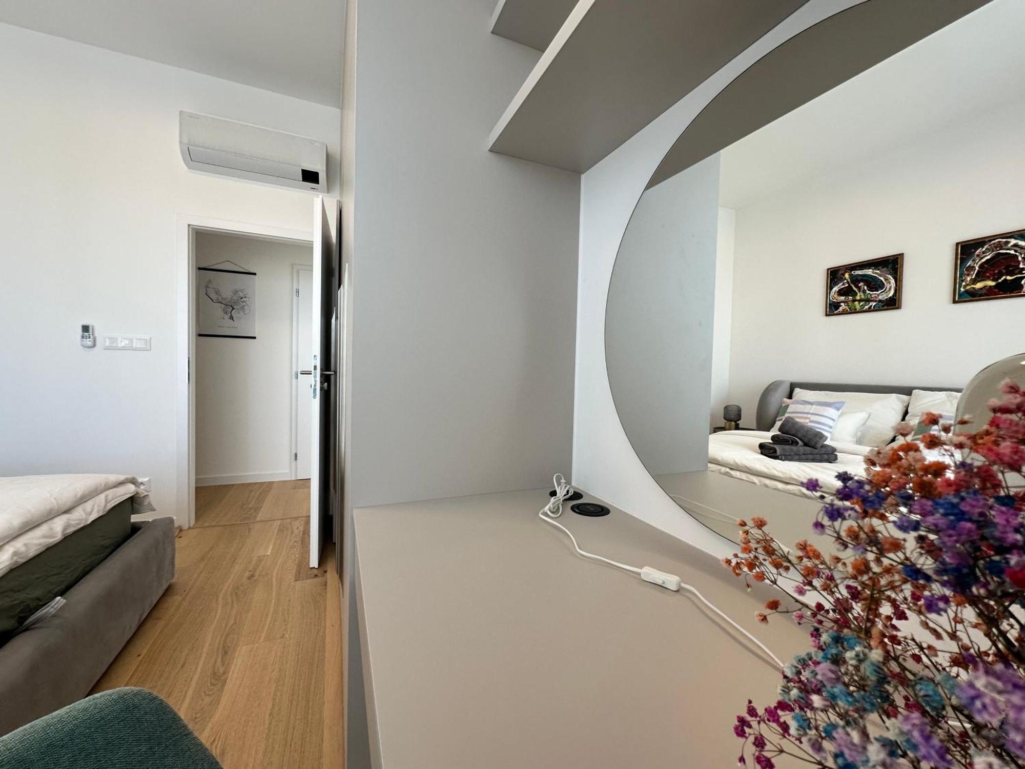 Brand New, Center, Free Parking, Ac Appartement *